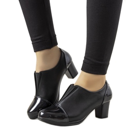 Crne cipele na mjestu Villareala crna