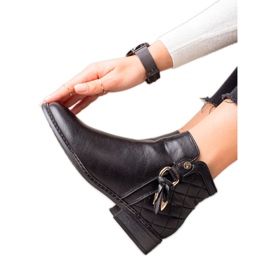 Goodin Čizme s prošivenim umetkom crna