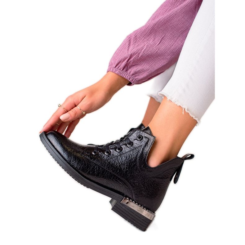 W. Potocki Modne čizme s izrezanim Potockim crno