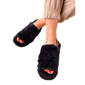 TRENDI Crne papuče na gumici crno