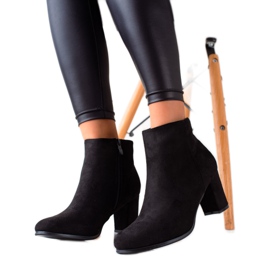 TRENDI Ležerne čizme od antilopa crna