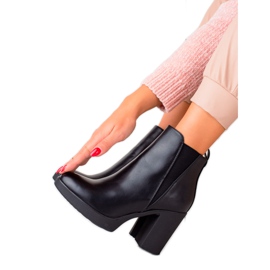 Super Mode Tople čizme u crnoj boji crna