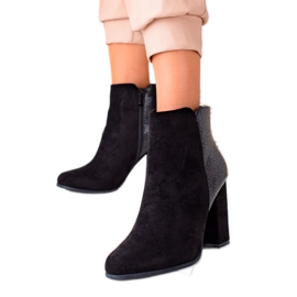 Janessa Elegantne crne čizme na stupu crna