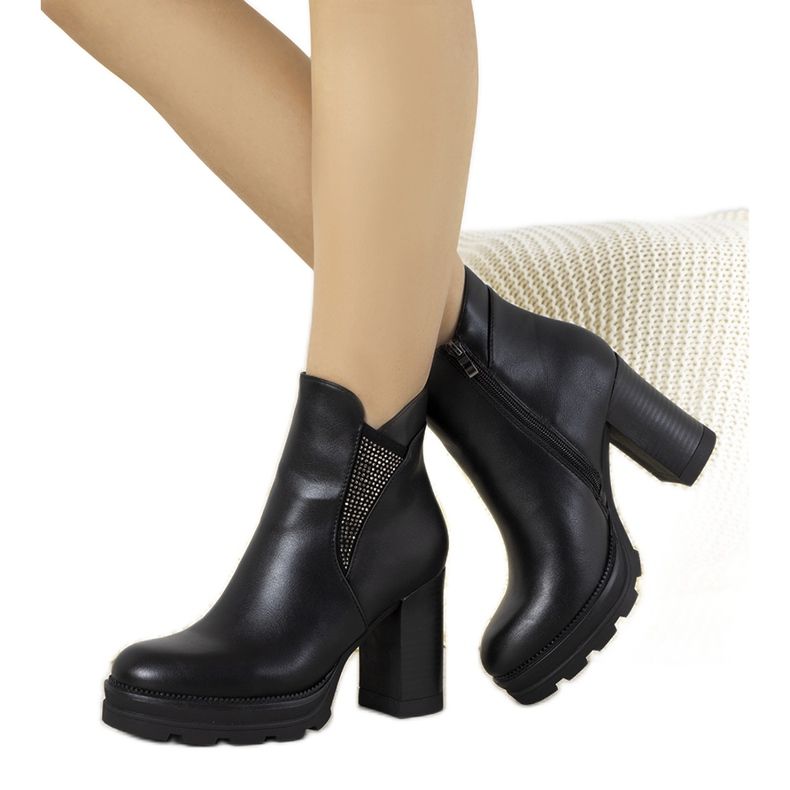 Crne čizme na stupu Ophelia crno