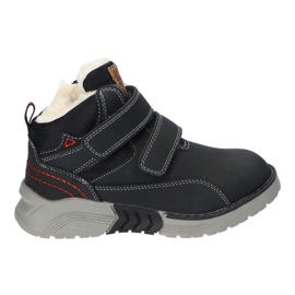 American Club XD18 / 21 Crne izolirane sportske cipele s krznom crna