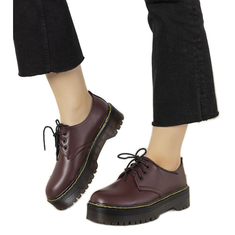Maroon brogues na debelom Ronde potplatu crvena