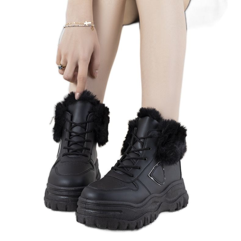 Crne tenisice s Doreen krznom crno