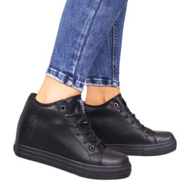 Crne tenisice na klin Big Star W EE274127 crna