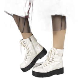 Bijele čizme na visokom oranskom potplatu bijela ekru