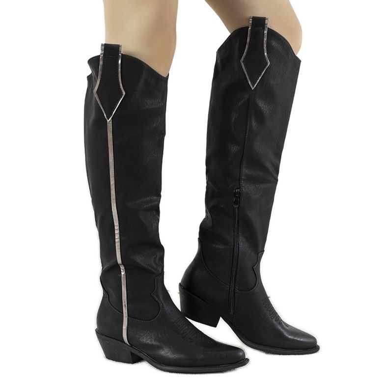 Crne čizme na Garay stupu crno