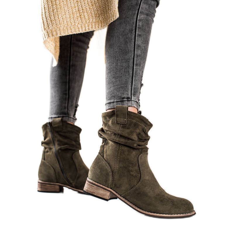 Evento Modne zelene kaubojke zelena