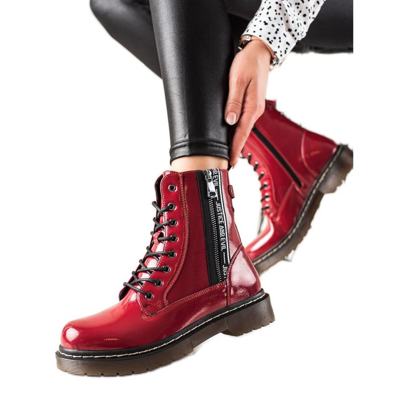 W. Potocki Red Lacquered Trappers Potocki crvena