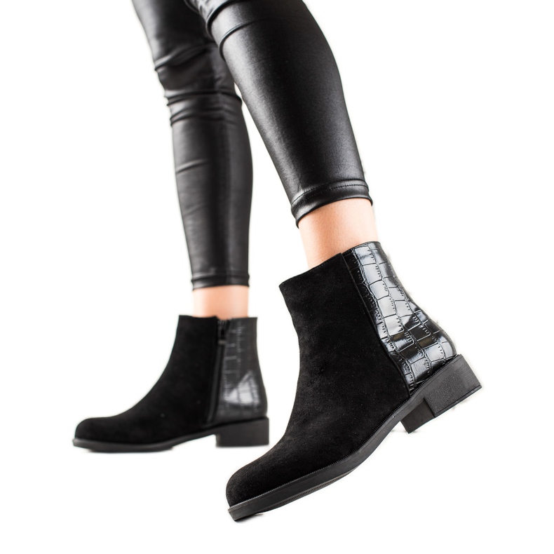 TRENDI Crne čizme do gležnjača od antilopa crno