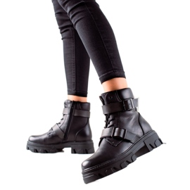 Radnici s crnim kopčama crna