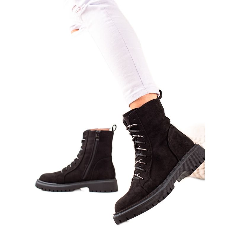 TRENDI Crne čizme na vezanje crno