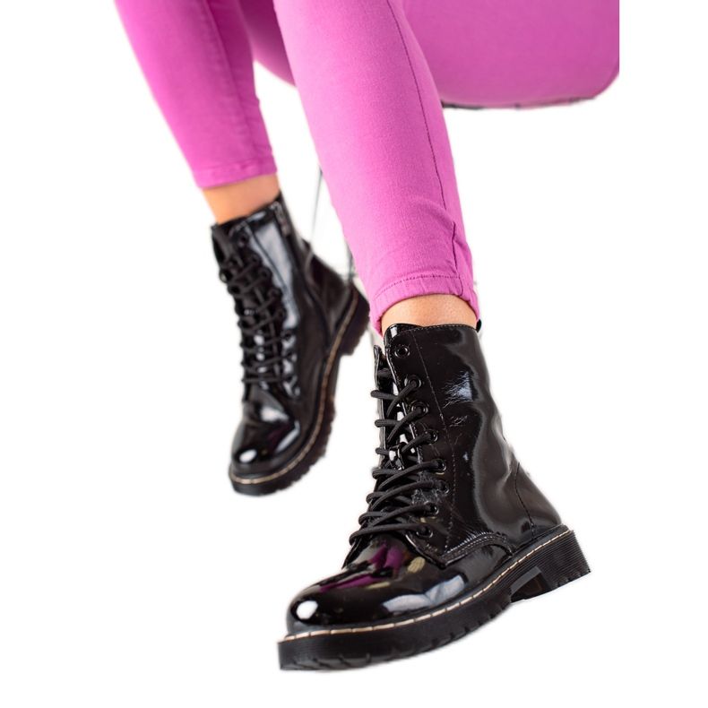 Small Swan Klasične lakirane planinarske cipele crno