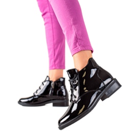 TRENDI Lakirane crne čizme crna