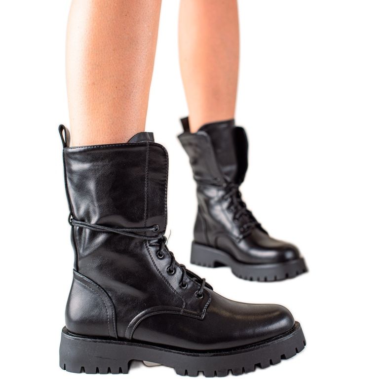 TRENDI Klasične visoke čizme crno