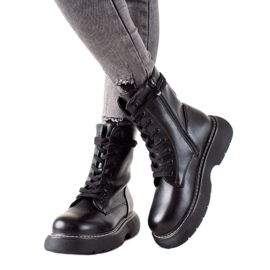 TRENDI Crne torbe na peronu crna