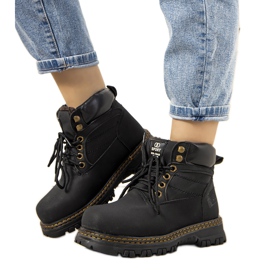 Crne, izolirane ženske čizme iz Livije crno