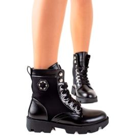 TRENDI Crne čizme na vezanje crna