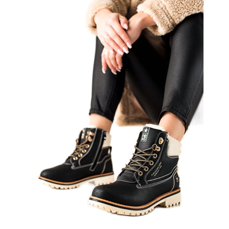 Evento Topli crni traperi crno