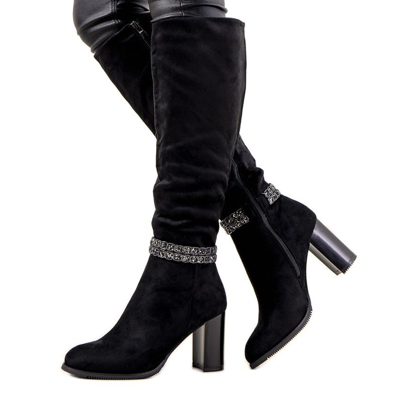 Crne čizme na stupu izolirane Alexis crno