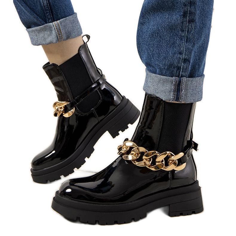 Crne lakirane gležnjače s Tapia lancem crno