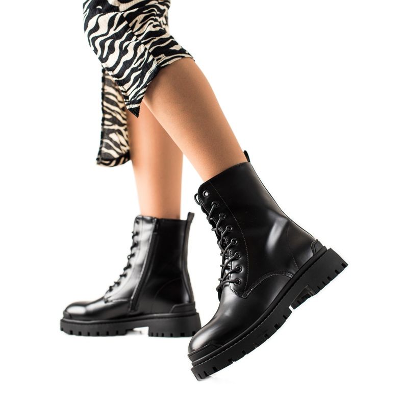 Bona Radnici na vezanje s eko kožom crno