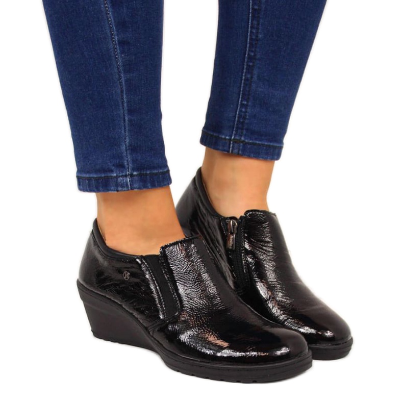 Lakirane kožne cipele Helios W 389 crne crno