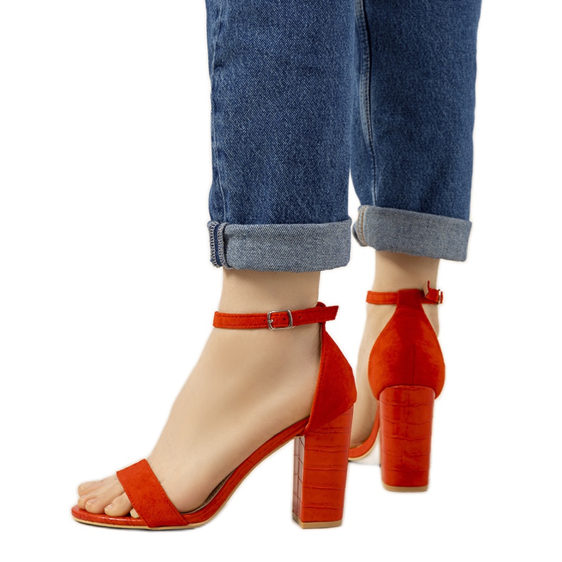 BM Crvene pumpice na stupić s Dolores zmijskim uzorkom crvena