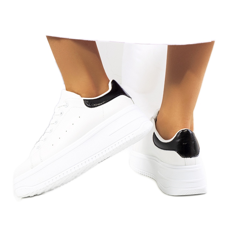 Bijele tenisice na visokoj Lelici platformi bijela