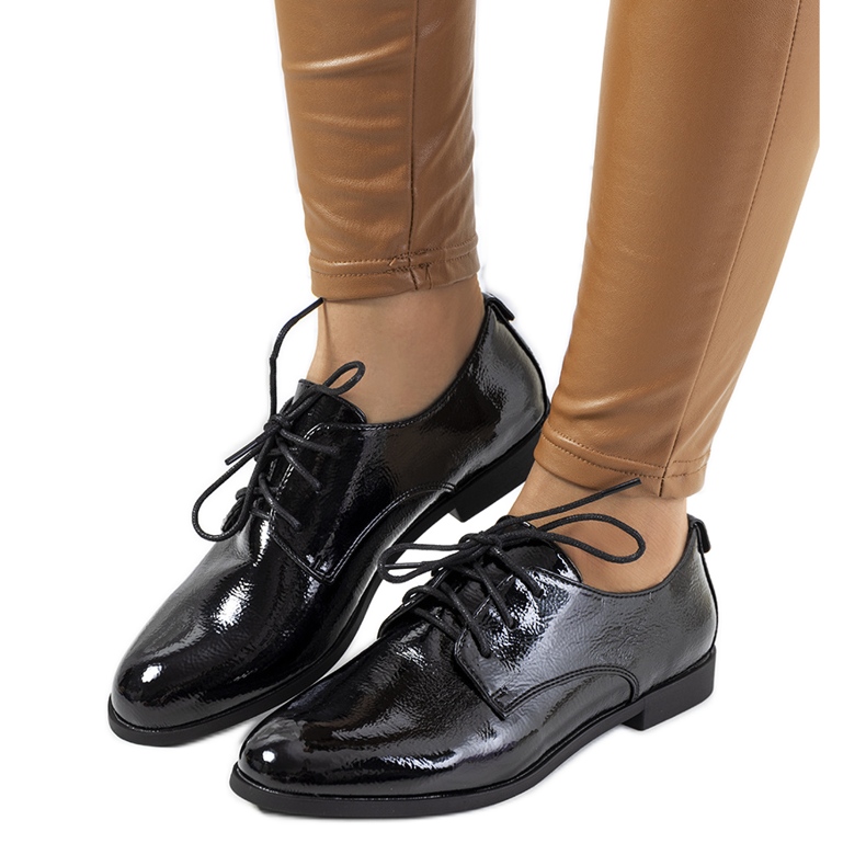 Crne lakirane ženske cipele Gardi crno