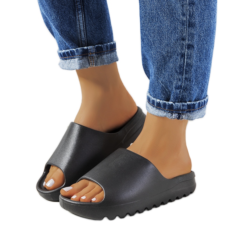 Christinia crne gumene papuče crno