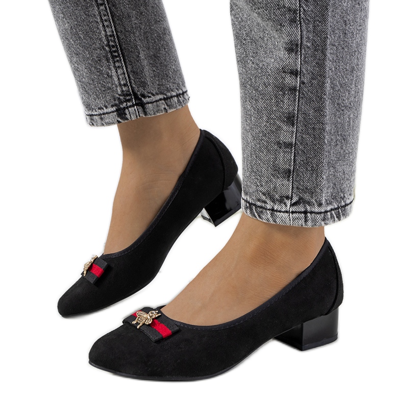 Crne pumpice s Vijver leptir mašnom crno