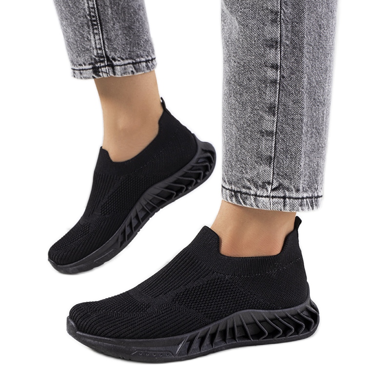 Nedine crne tenisice crno