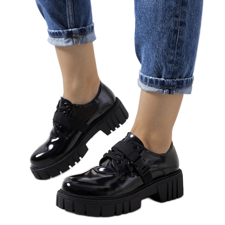 Crne cipele na traktorskom potplatu Vellem crno