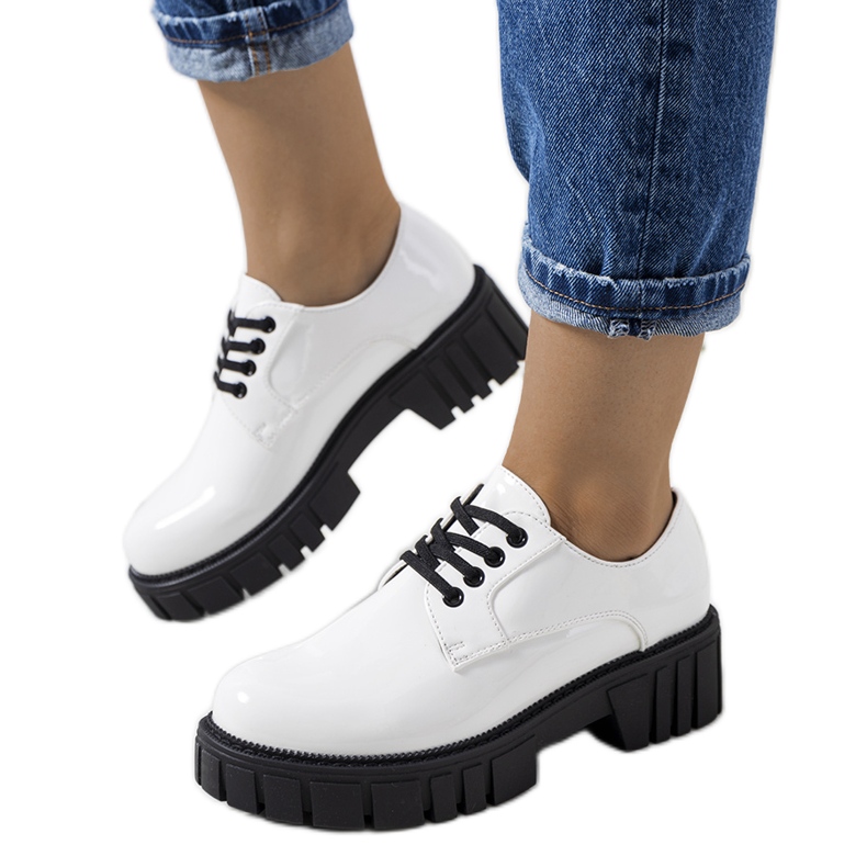 Bijele lakirane cipele od Eileen bijela