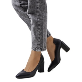 Crne pumpice na Kruis postu crna