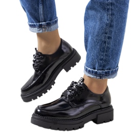 Crne lakirane cipele iz Aike crno