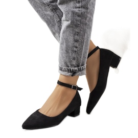 Crne pumpice na stupu Samira crna