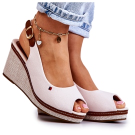 PS1 Ženske udobne sandale s kopčom bež Thallas