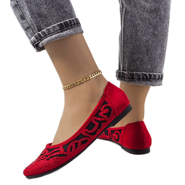 Crvene balerinke s ažurnim selamskim ornamentima crno crvena