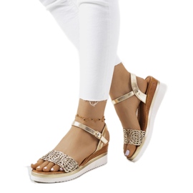 Zlatne sandale s ukrasnim Kirk remenom zlatni