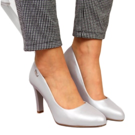 Pumpe na srebrnom bisernom stupcu Sergio Leone srebro