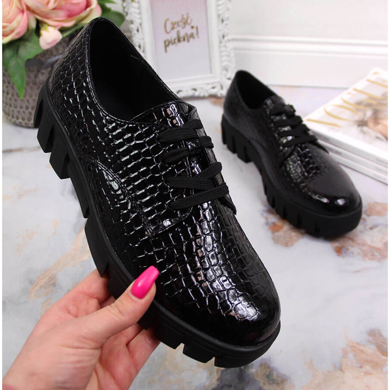 Vinceza lakirane čizme za žene