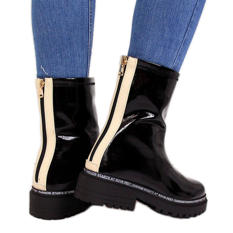 S.Barski Crne lakirane čizme S. Barski crno