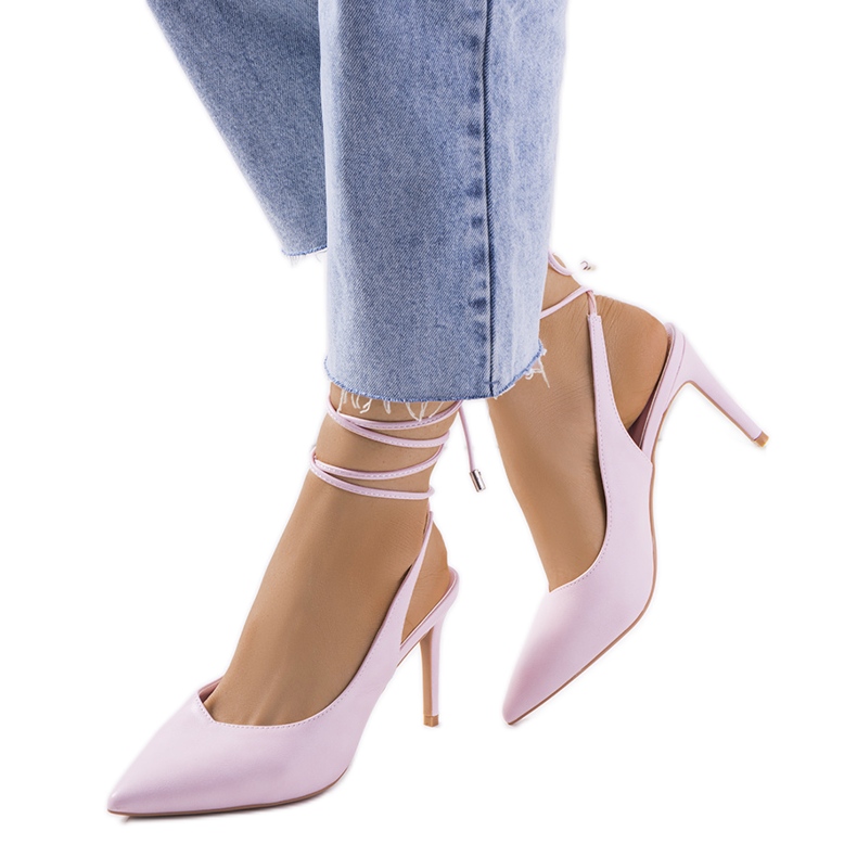 Ružičaste štikle na vezanje iz Latvale ružičasta