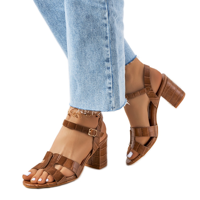 Smeđe sandale na Haiden postu smeđa