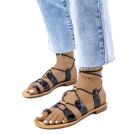 Albertis crne lakirane sandale crna